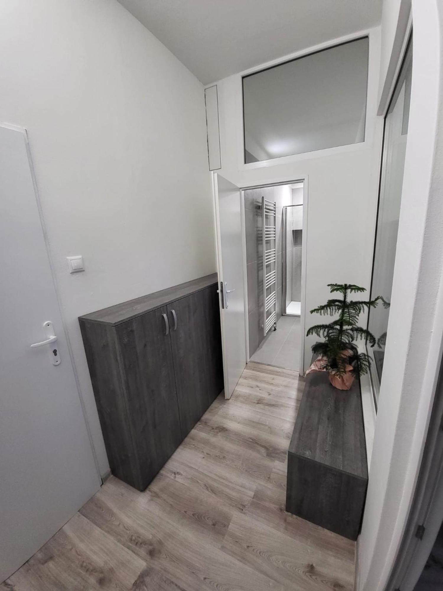 Apartman Nova Bana Exteriér fotografie