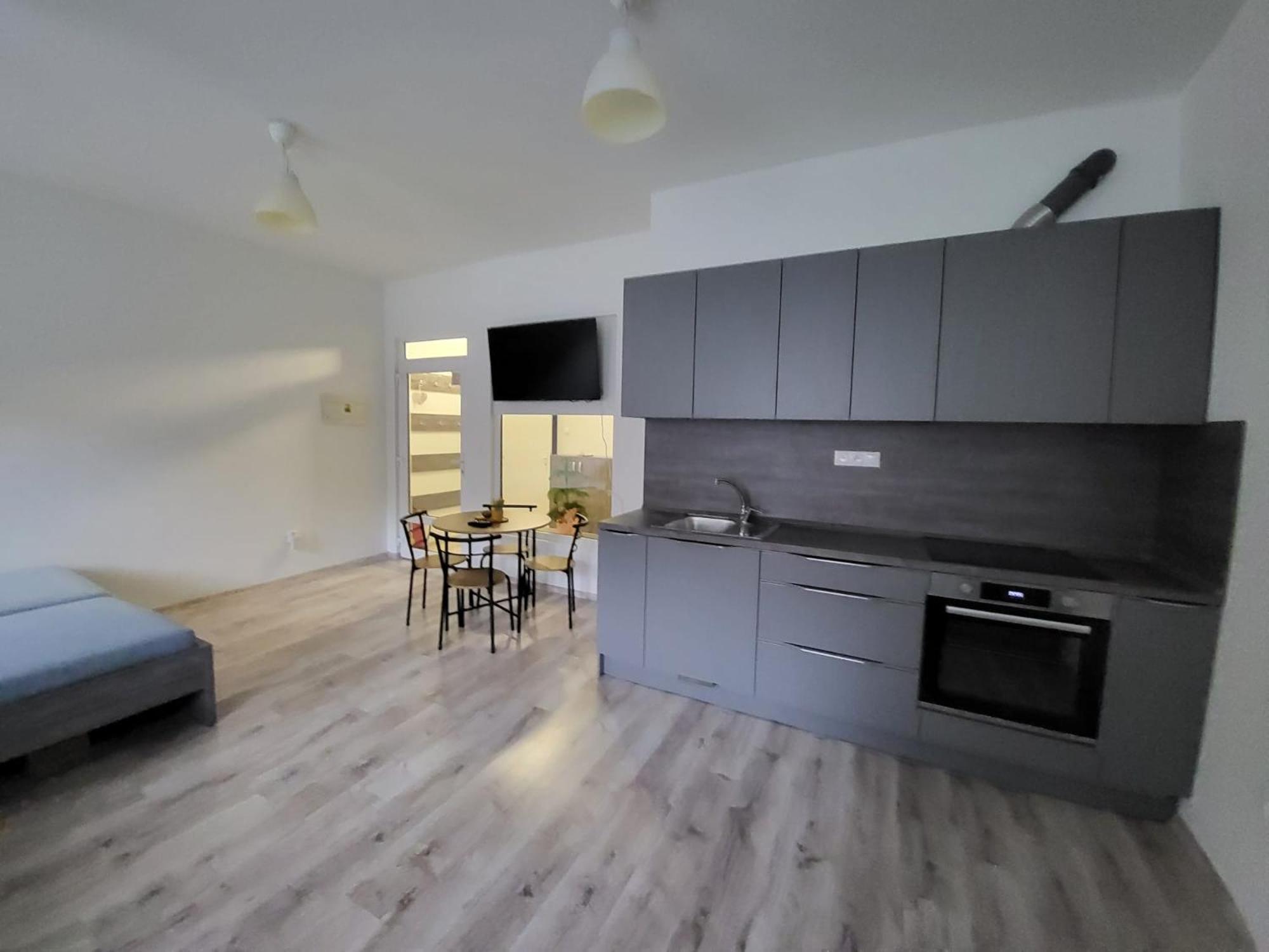 Apartman Nova Bana Exteriér fotografie